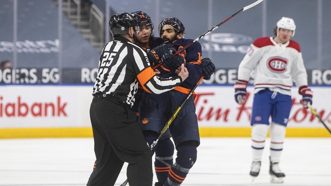 NHL: Refs Helping Players
