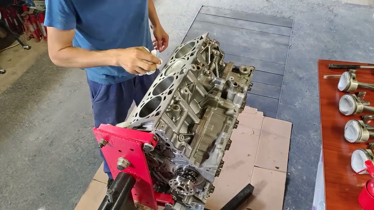 RECONSTRUYENDO MOTOR V8 DE AUDI -Parte 4 -Pistones