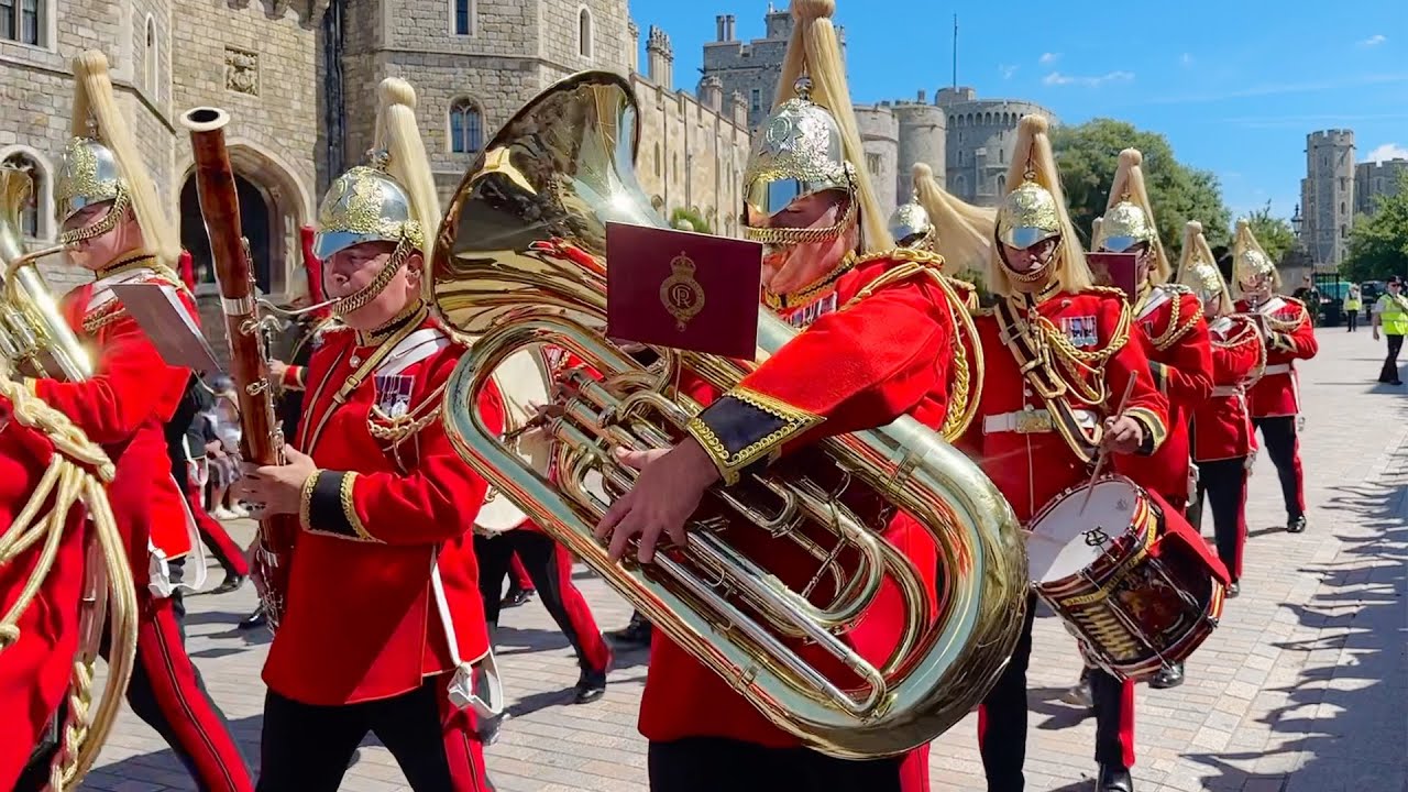 Band of the Household Cavalry with Number 9 Company Irish Guards WINDSOR CASTLE GUARD MARCHING