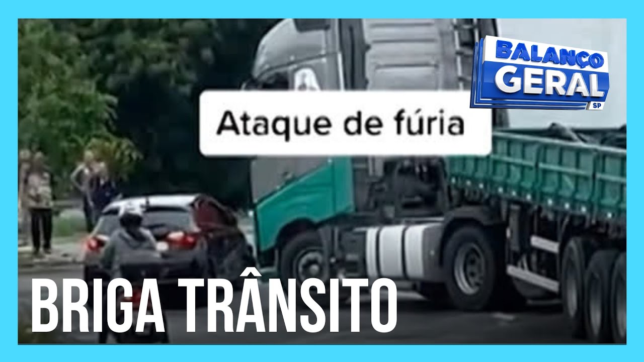 Motorista enfrenta caminhoneiro no trânsito e acaba com o carro arrastado em Guarulhos (SP)