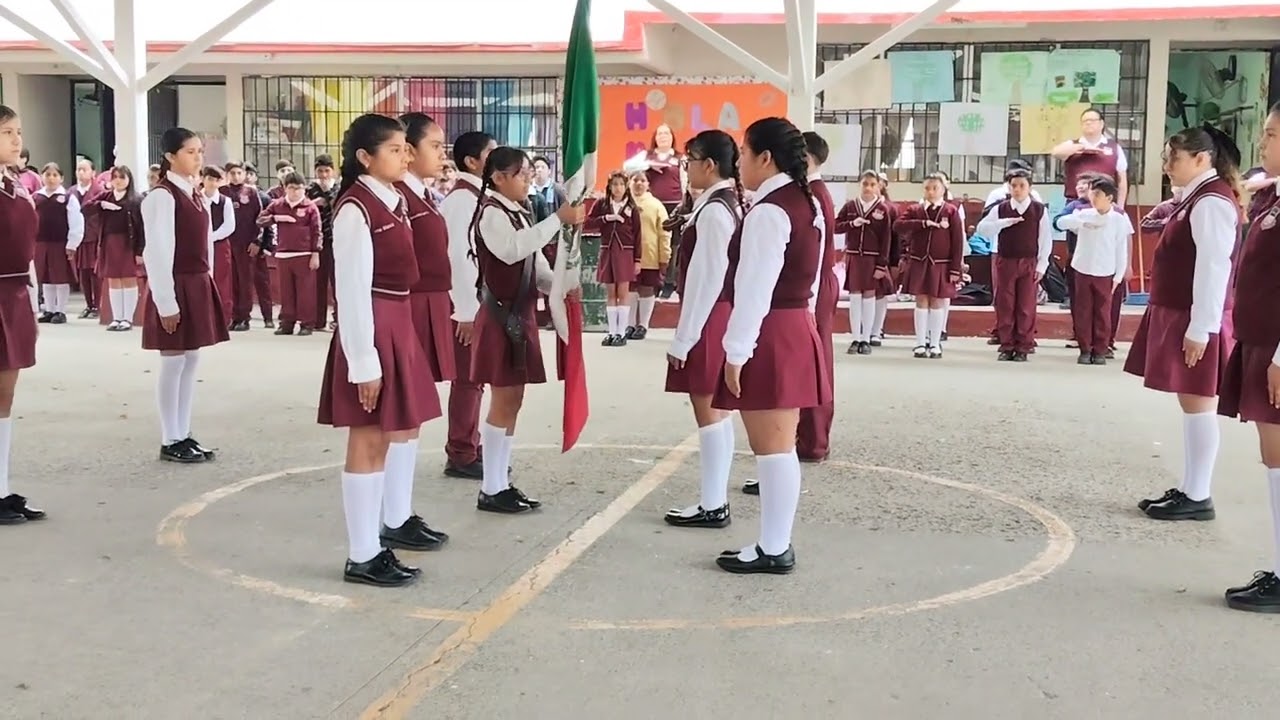 Cambio de escolta.#2025