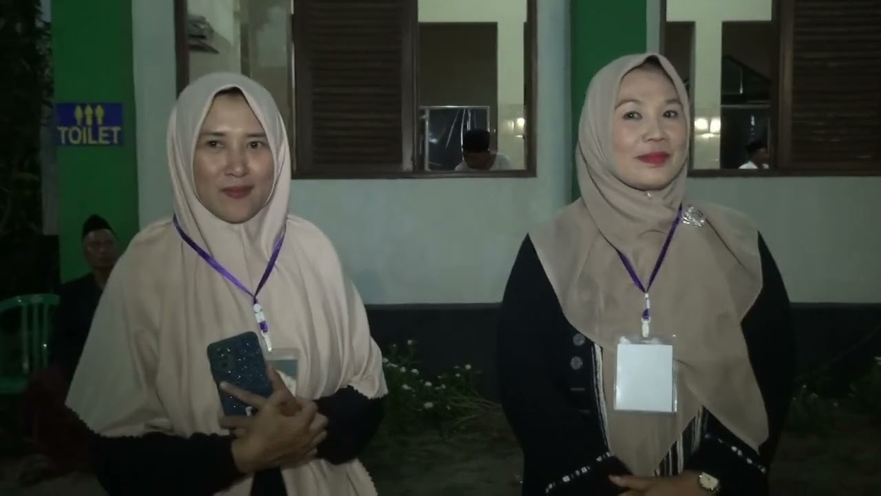 PEMBUKAAN DAN PEMBACAAN AYAT AYAT SUCI AL QURAN