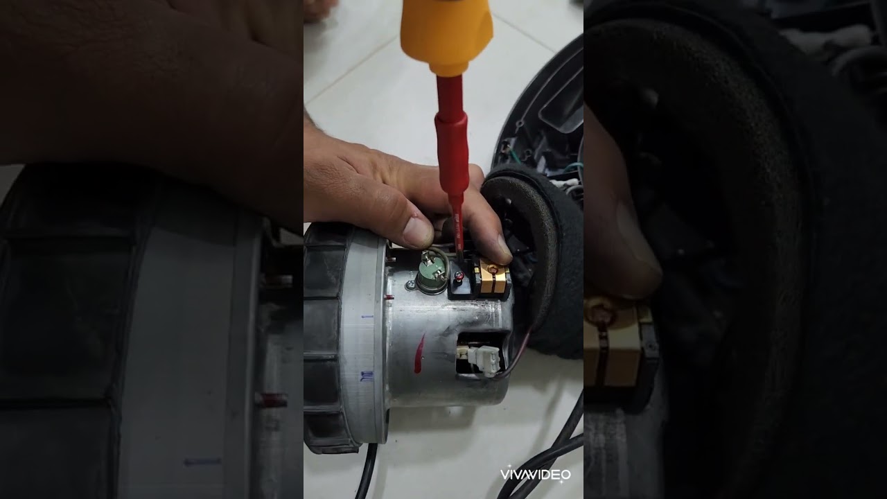 طريقة استبدل فحمات كربون شربون مكنسة هيتاشي Hitachi vaccum machine carbon replacement