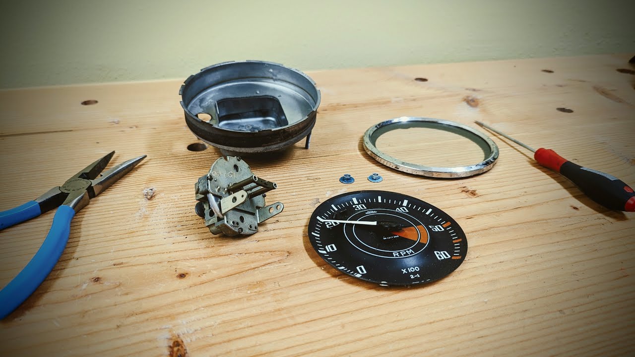 Can We Fix the Tachometer? Triumph Jaeger Tach Disassembly and Cleaning