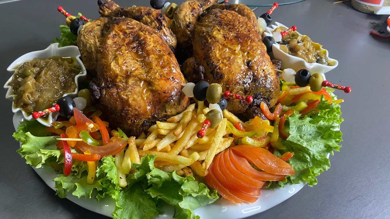 Poulet farci sauce oignons crudités