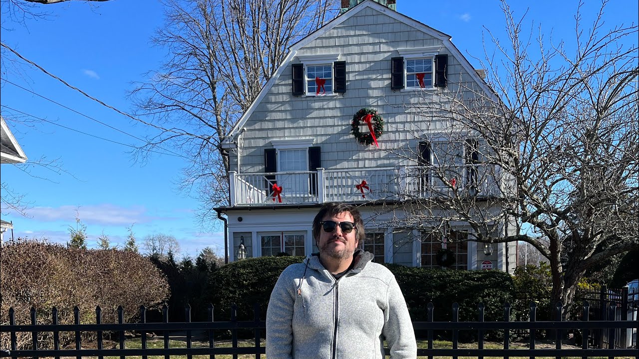 On Set - Touring The Amityville Horror house