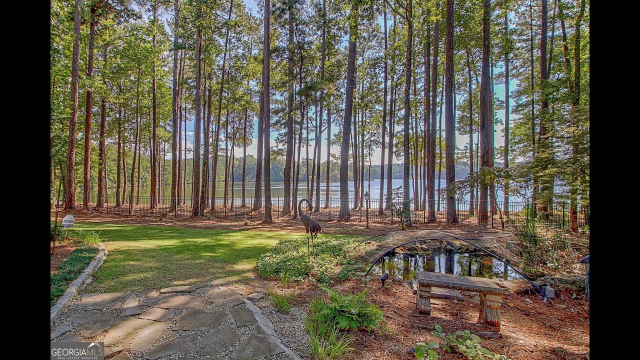 Luxury Lakefront Living in Peachtree City Georgia