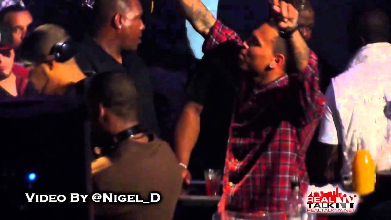 Chris Brown Performs Dueces, Does The Dougie & Dances To MJ & More