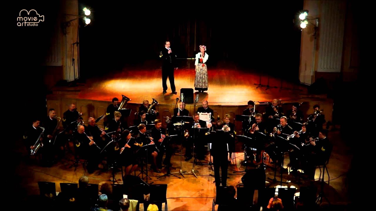 Do Bytomskich strzelców Orkiestra KWK Knurów śpiewają Marta Pagacz i Tomasz Pasławski