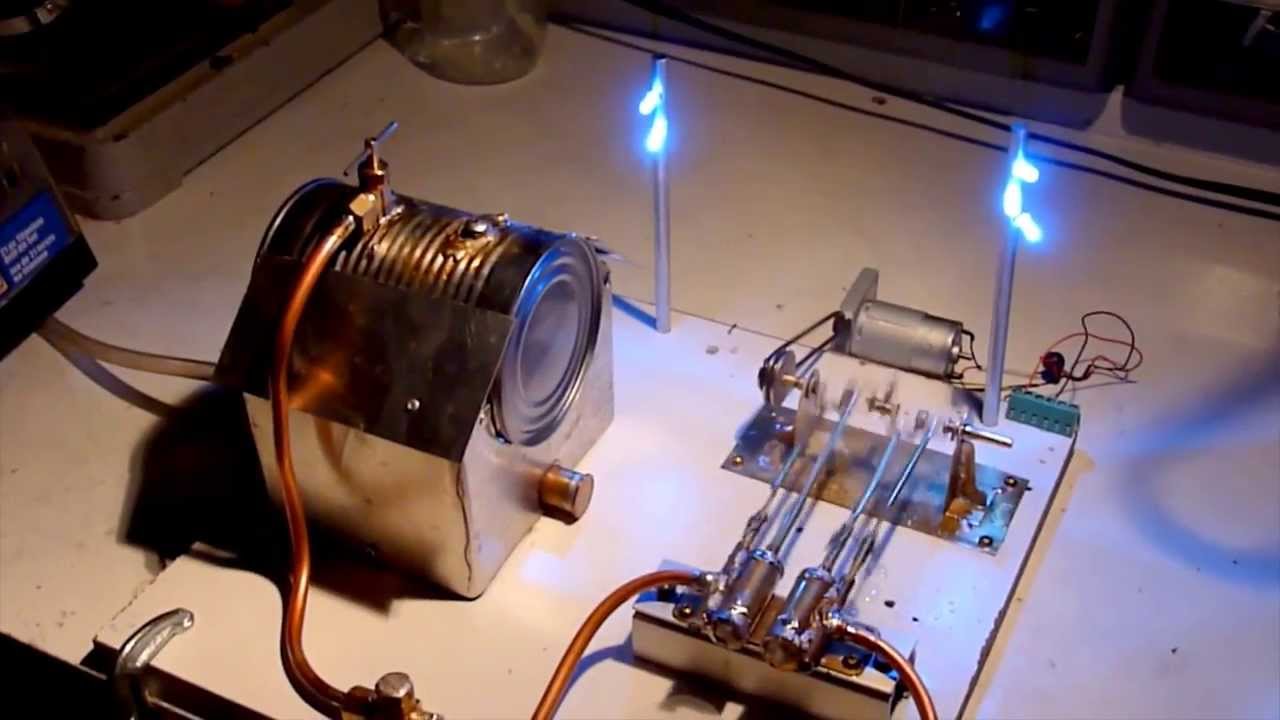 Home made twin-cylinder steam engine running on live steam