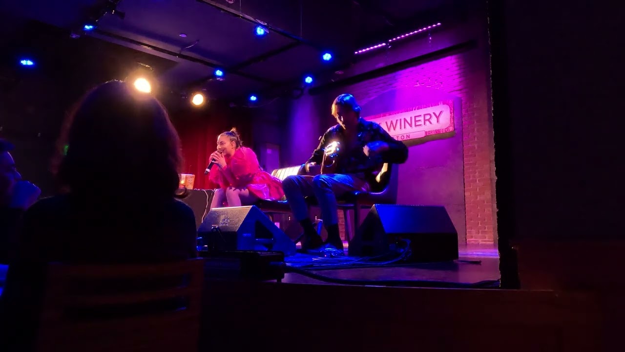 María José Llergo Performing at Boston City Winery (Part 1/3)