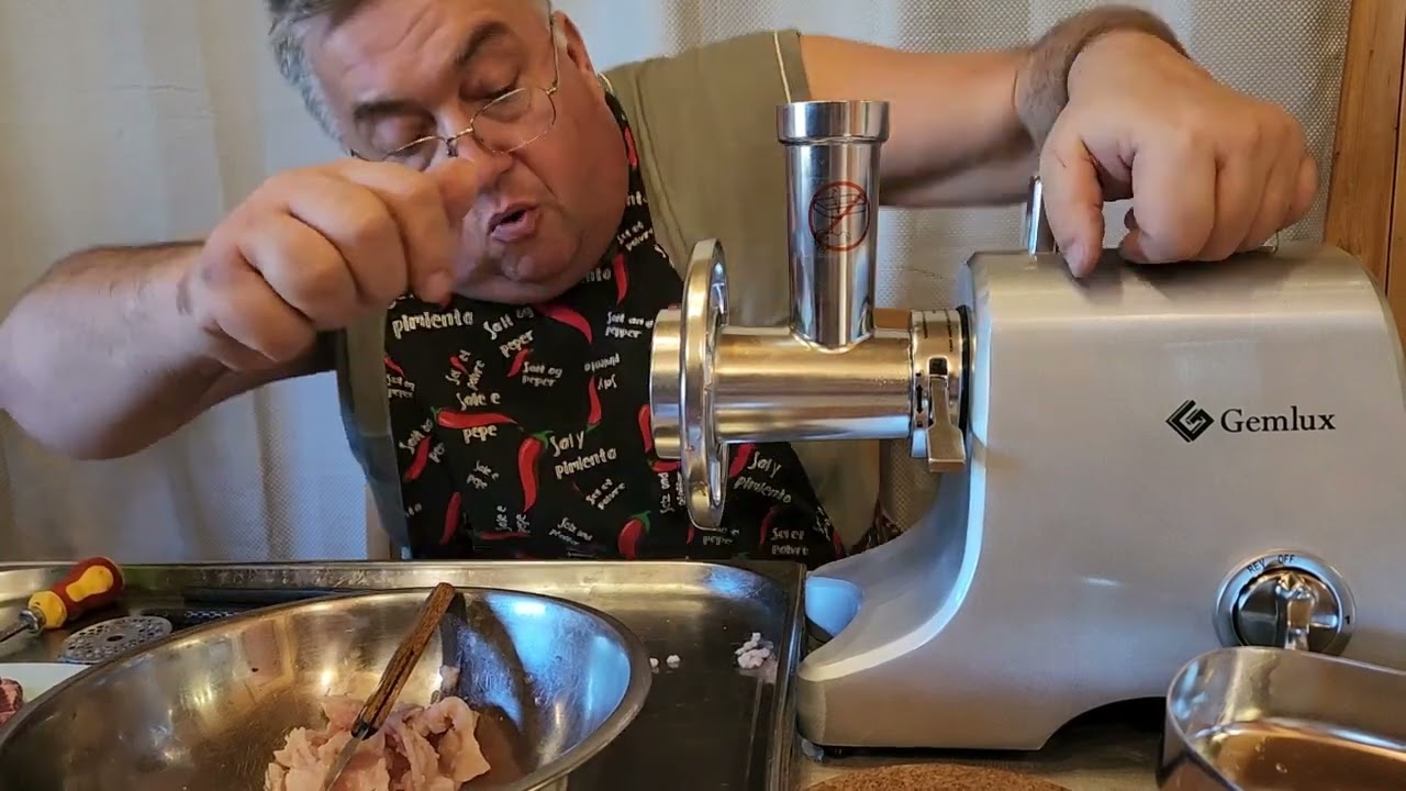 Мясорубка Gemlux. Суровый тест. Перемалываем шкуру.