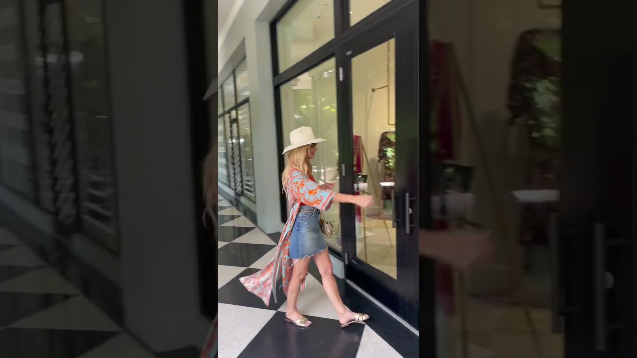 Chic and fabulous summer outfit! | Fashion Over 40