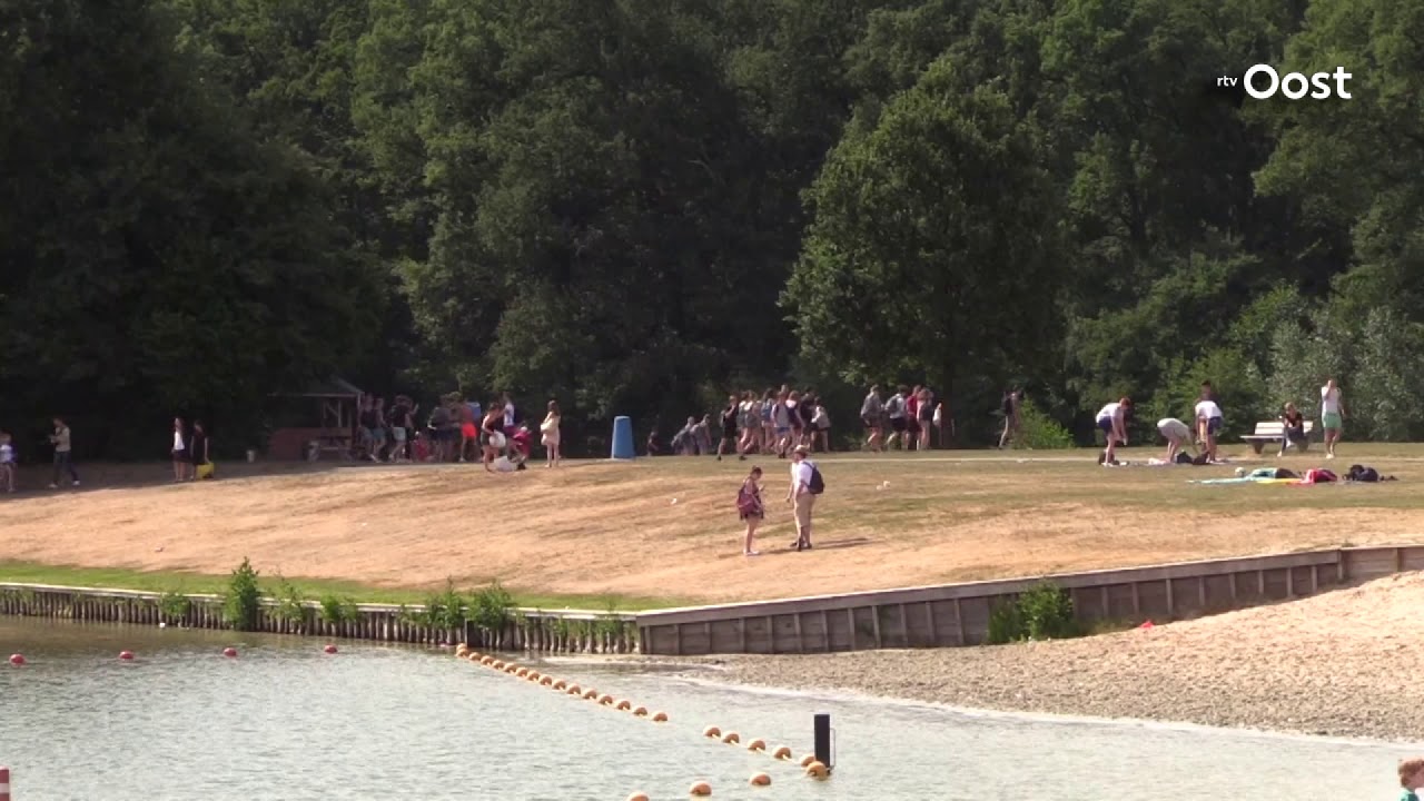 Politie ontruimt Het Hulsbeek en zoekt met sonarboot naar vermiste man