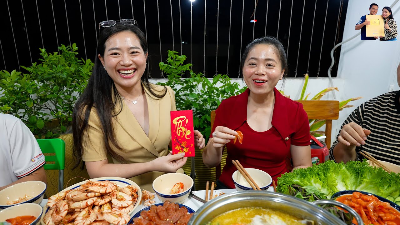 Ăn Tất Niên toàn món ngon Cửa hàng Đặc sản Thiên nhiên Cà Mau của Ánh Kua nhận được món quà bất ngờ