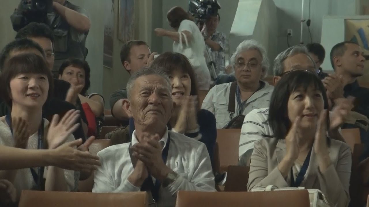 油井さん 笑顔でステーション入り  “先輩”飛行士若田さんも期待