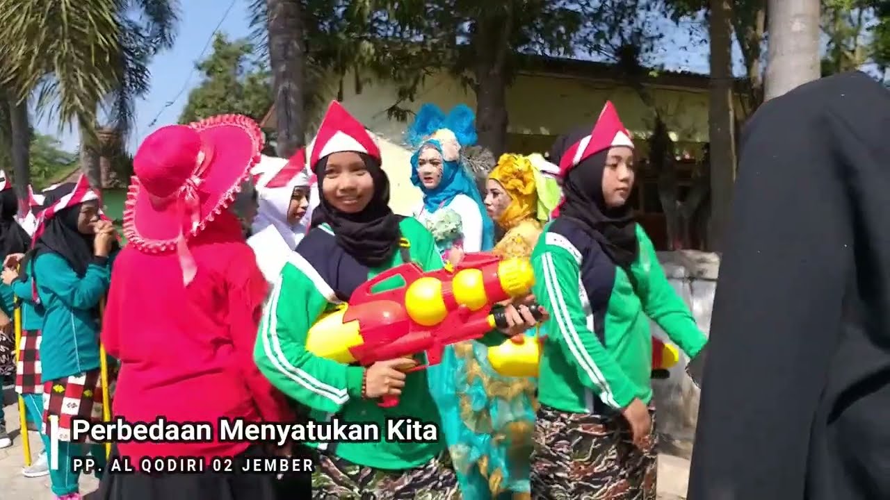 KIRAB SANTRI PUTRI || PP. AL QODIRI 02 JEMBER