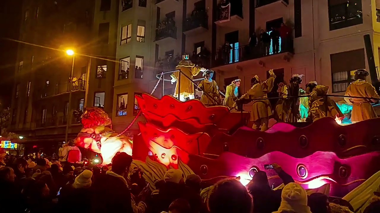 Cabalgata de Reyes Magos - Pamplona, Navarra, España - 05/01/2026 #9
