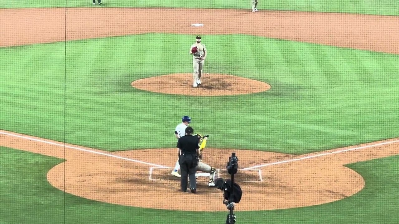 Tanner Scott vs Kike Hernandez