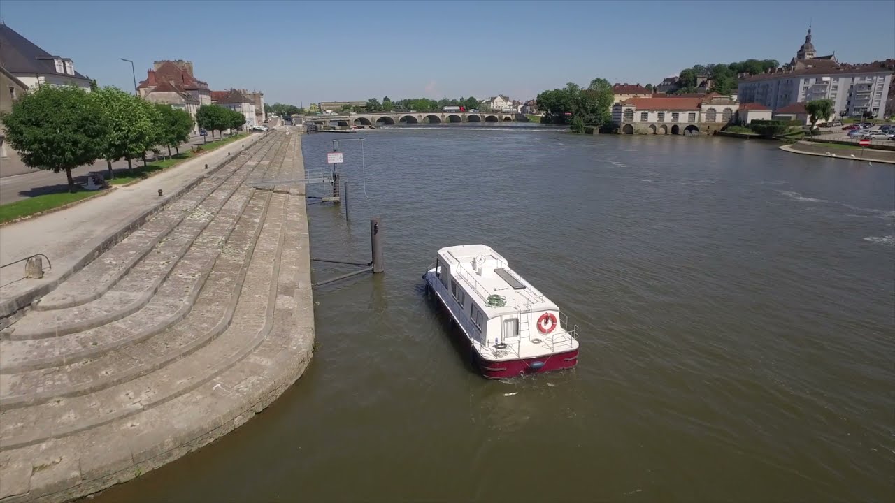 Gray, un port sur la Saône