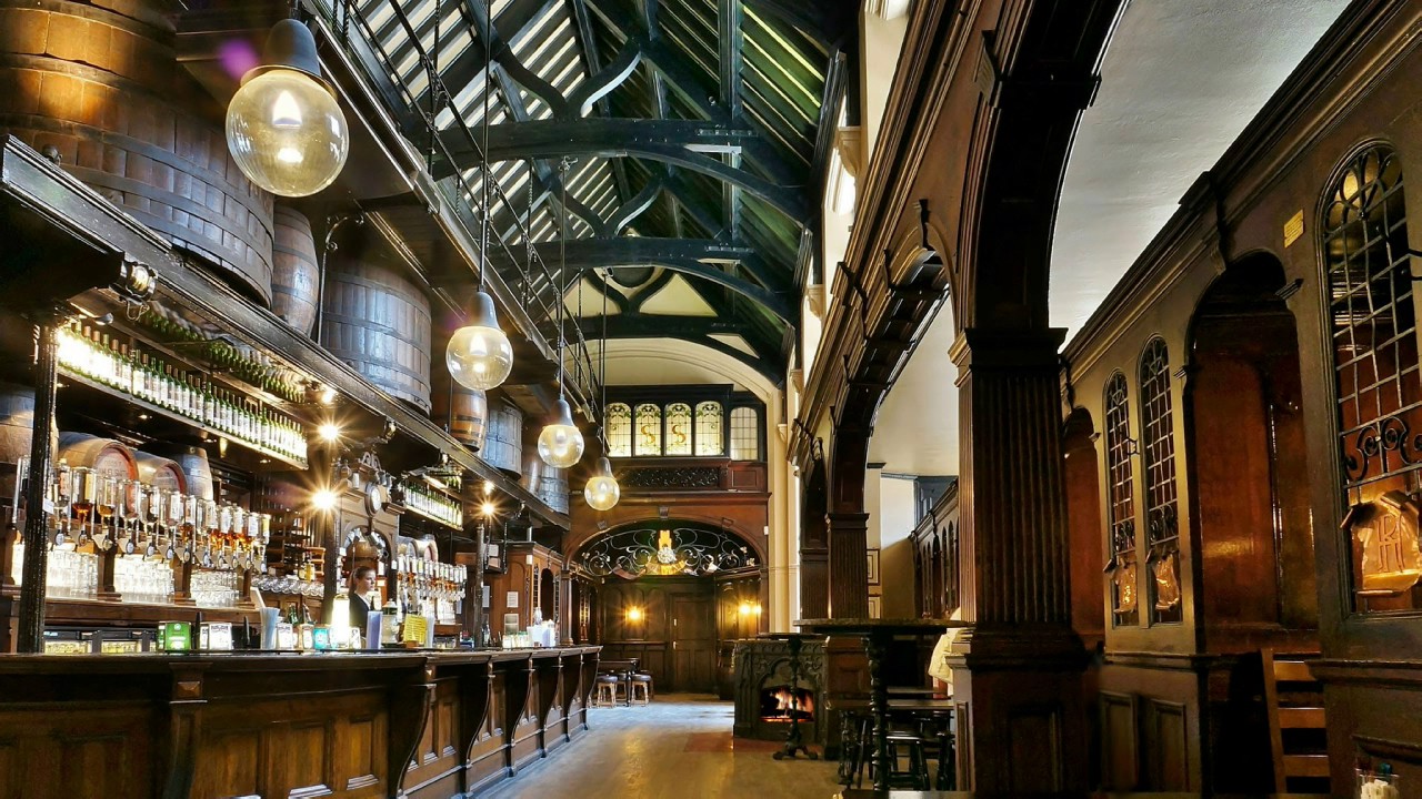 🍻 Pub ASMR - The Perfect Tudor Style Pub - Cittie of Yorke in London #1