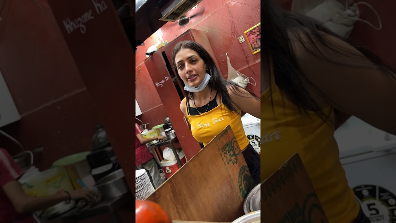 Chandrika Dixit viral Vada pav girl Kya aaj bhi wohi Purana taste melaiga 