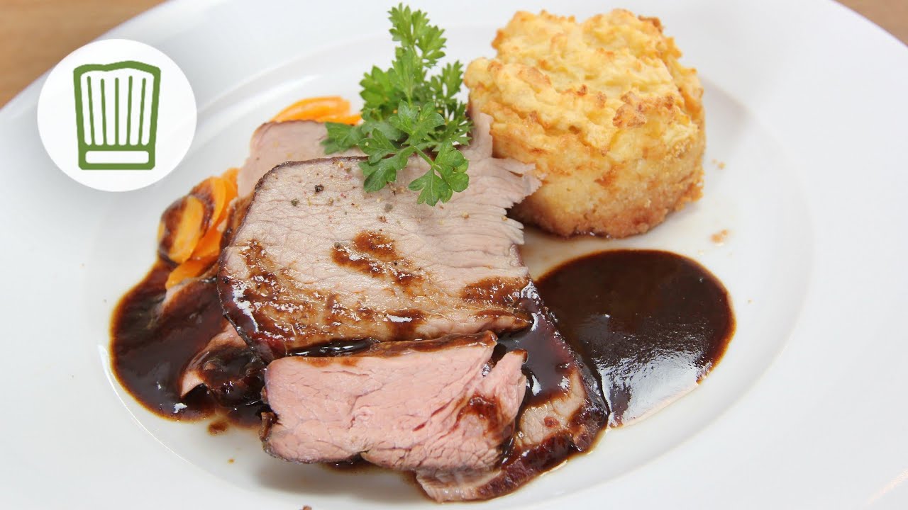 Saftige NT-Kalbsnuss an glacierten Möhren und Kartoffelsouffle #chefkoch