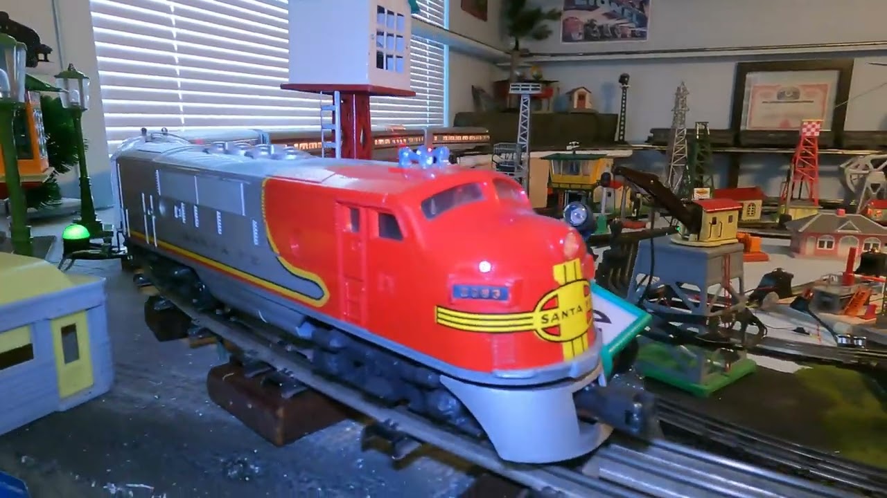 Lionel Santa Fe Red Stripe and Congressional Passenger Car Sets