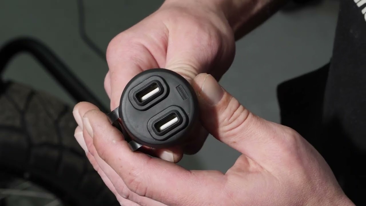 How to fit a Dual USB socket to the BMW R1250 GS