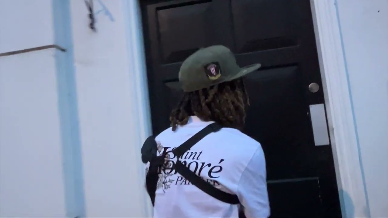 TrenchBaby27 - CHAMELEONS (Official Music Video) [Dir. By @_99sunz]