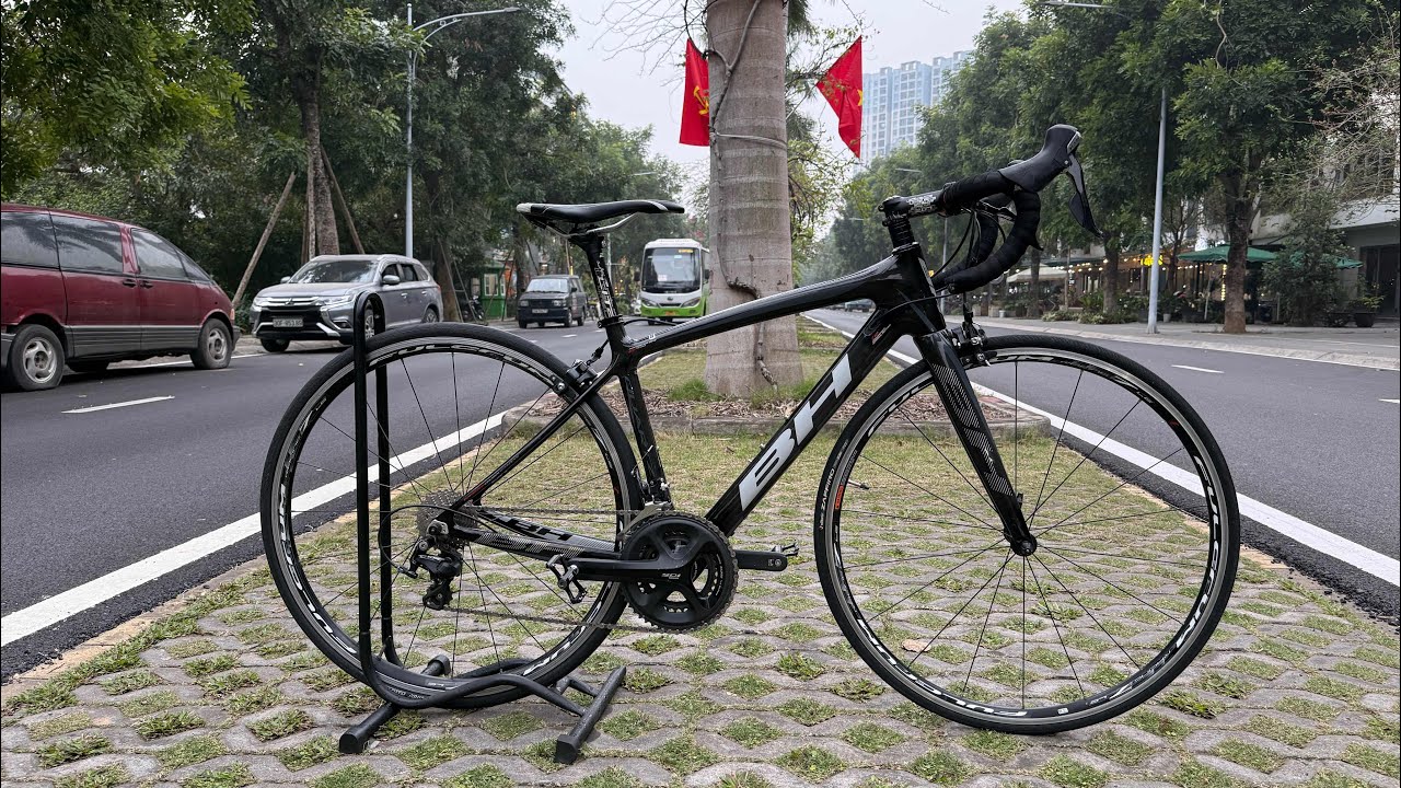 BH Tây Ban Nha chính hãng,Full carbon Gr Full Shimano 105r5800,2x11 Sz xS giá 16.9tr ĐT 0983138196