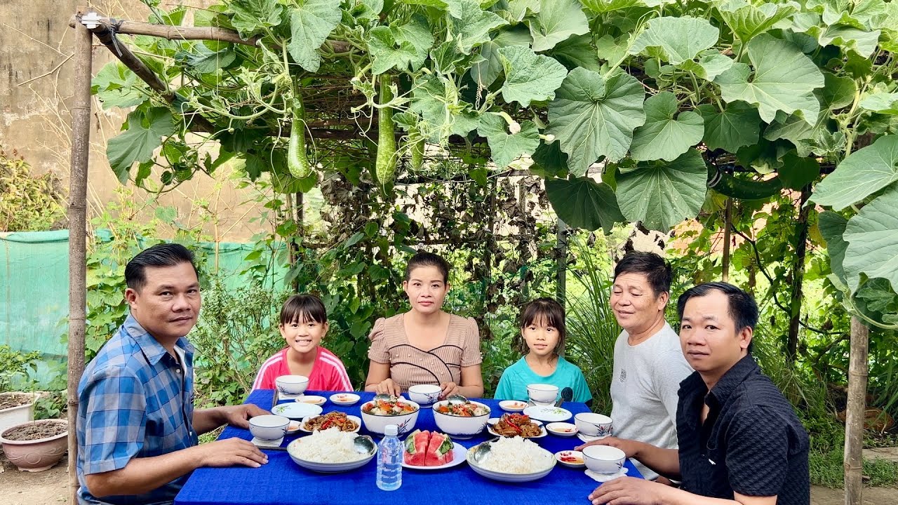 Phương Bất Ngờ Nhận Số Tiền Của 2 Bác Trần Ở (Pháp) Và Nấu Bữa Cơm Ngon Bồi Bổ Cho Gia Đình/KPV