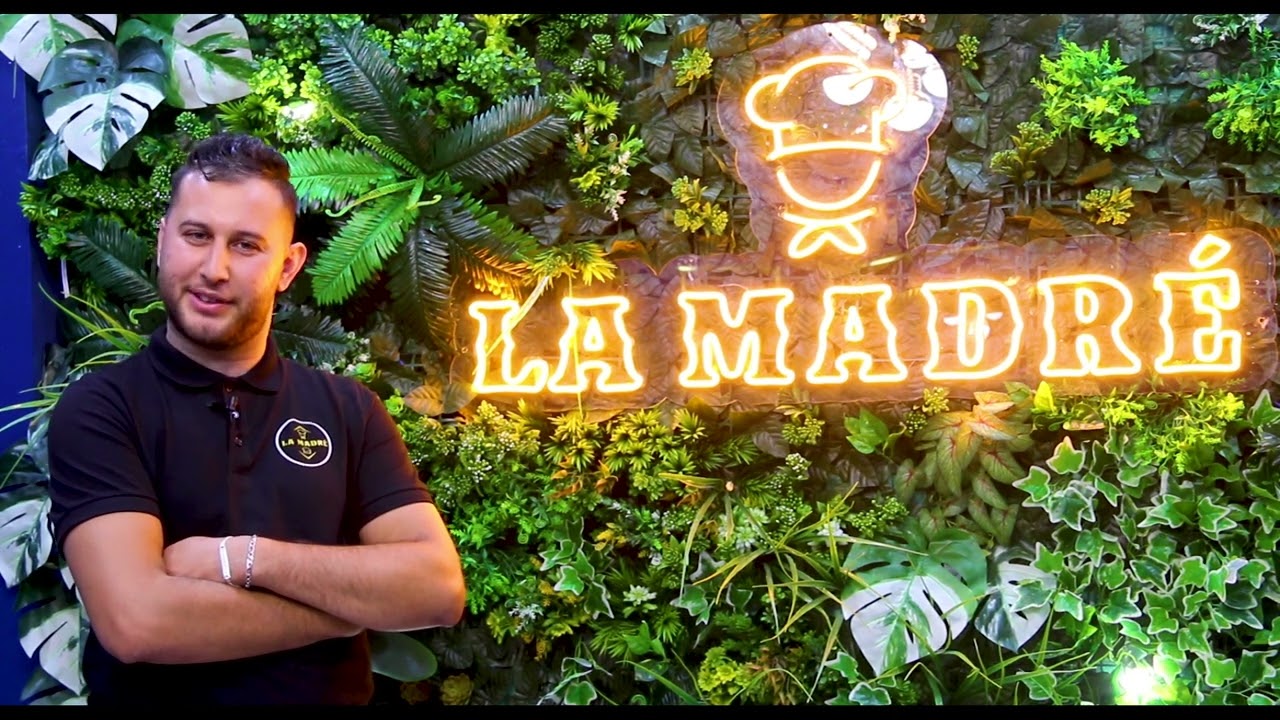 إشهار إفتتاح محل جديد  La Madré في مدينة عين ازال