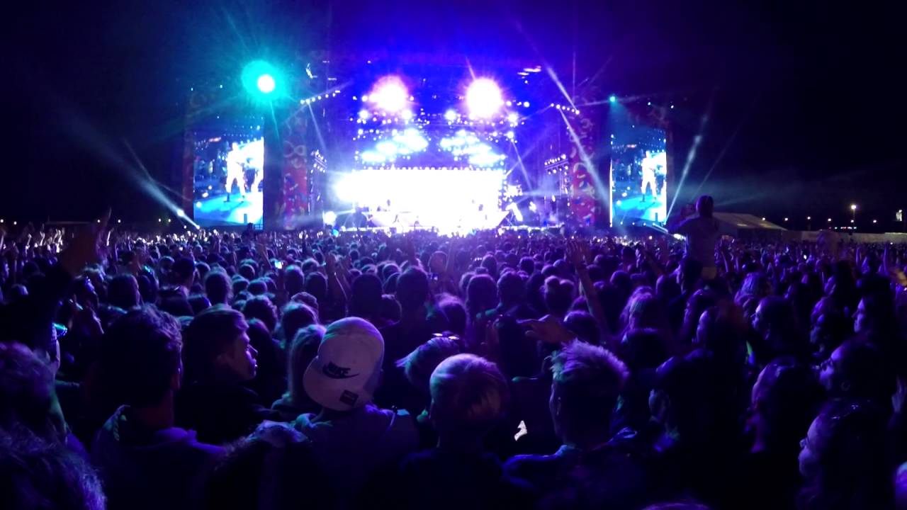 Justin Bieber live at V Festival - Company