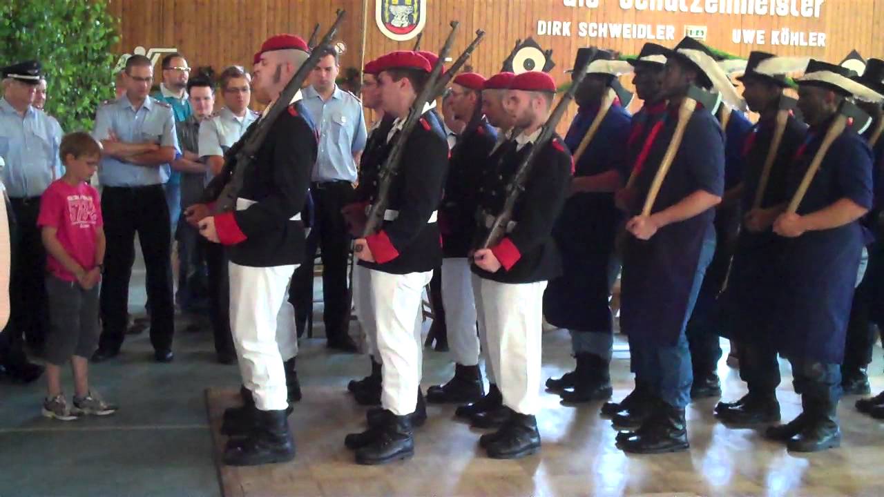 Schützenfest Schwiegershausen 2011 - Einmarsch Schützen- und Pionierzug