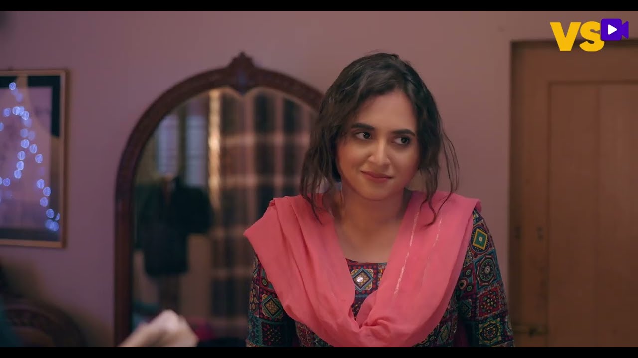 রাতের অন্ধকারে প্রেম করতে গিয়ে মায়ের হাতে ধরা খেলো প্রেমিকা😲