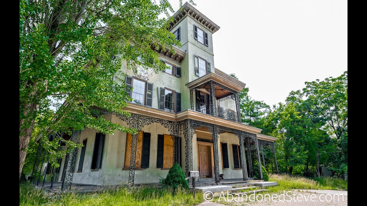 Urbex | Exploring a Vacant Italianate Mansion Pennsylvania