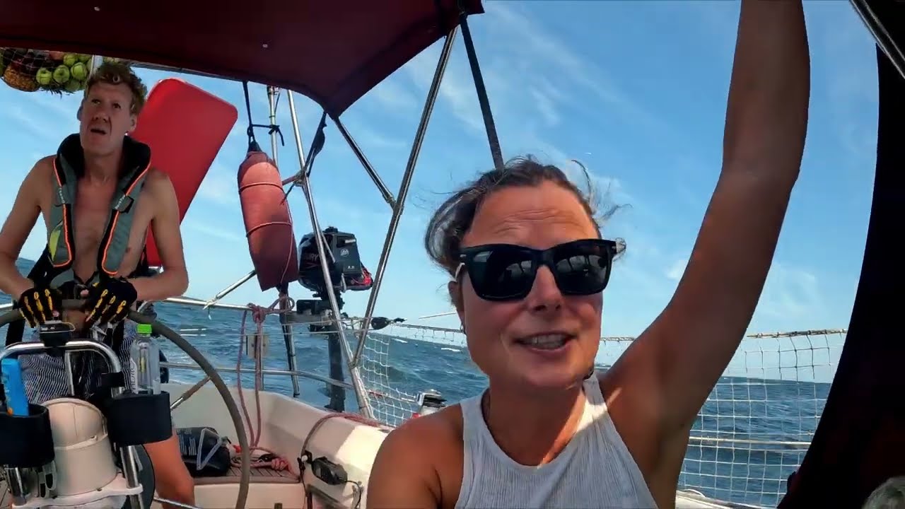 First Sail on the Pacific Ocean - Destination: Galapagos, not an easy entry - ep 60