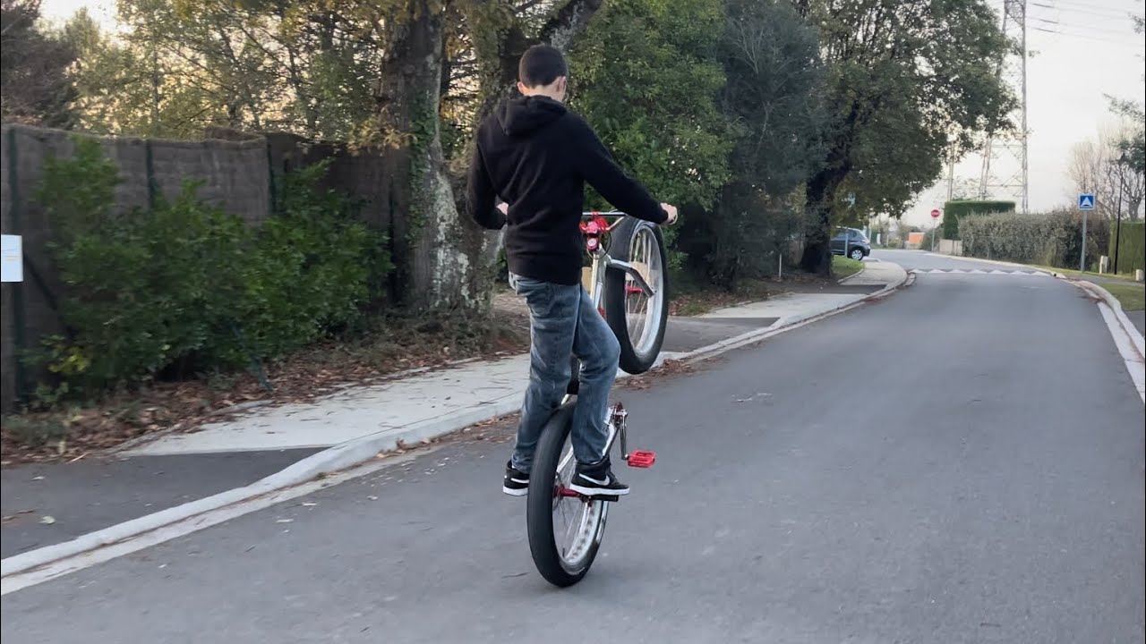 [Tuto] Comment faire un CRISS CRISS pegs en WHEELING ! Bikelife ❤️