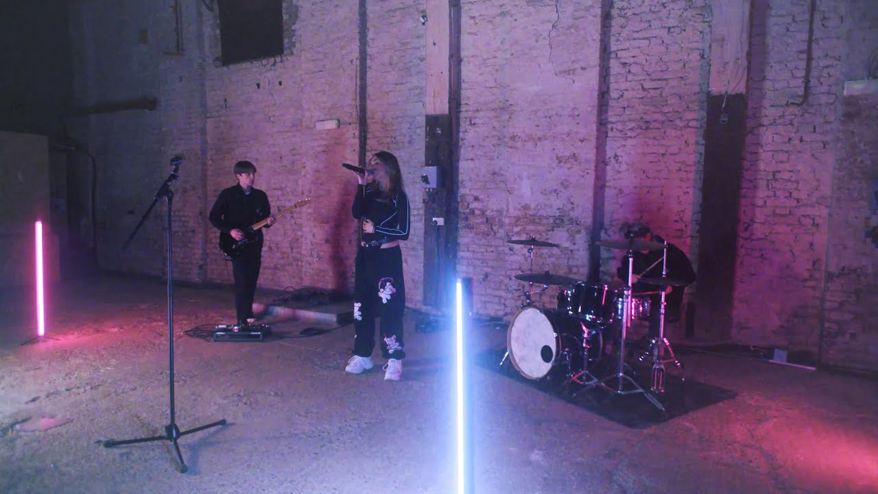 Beren Olivia - So Emotional (Official Video)