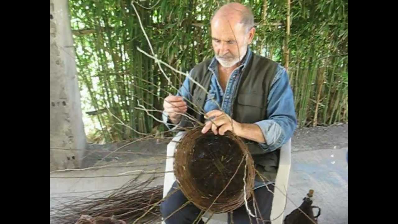 Sardegna, antichi mestieri. L'arte del cestinaio.