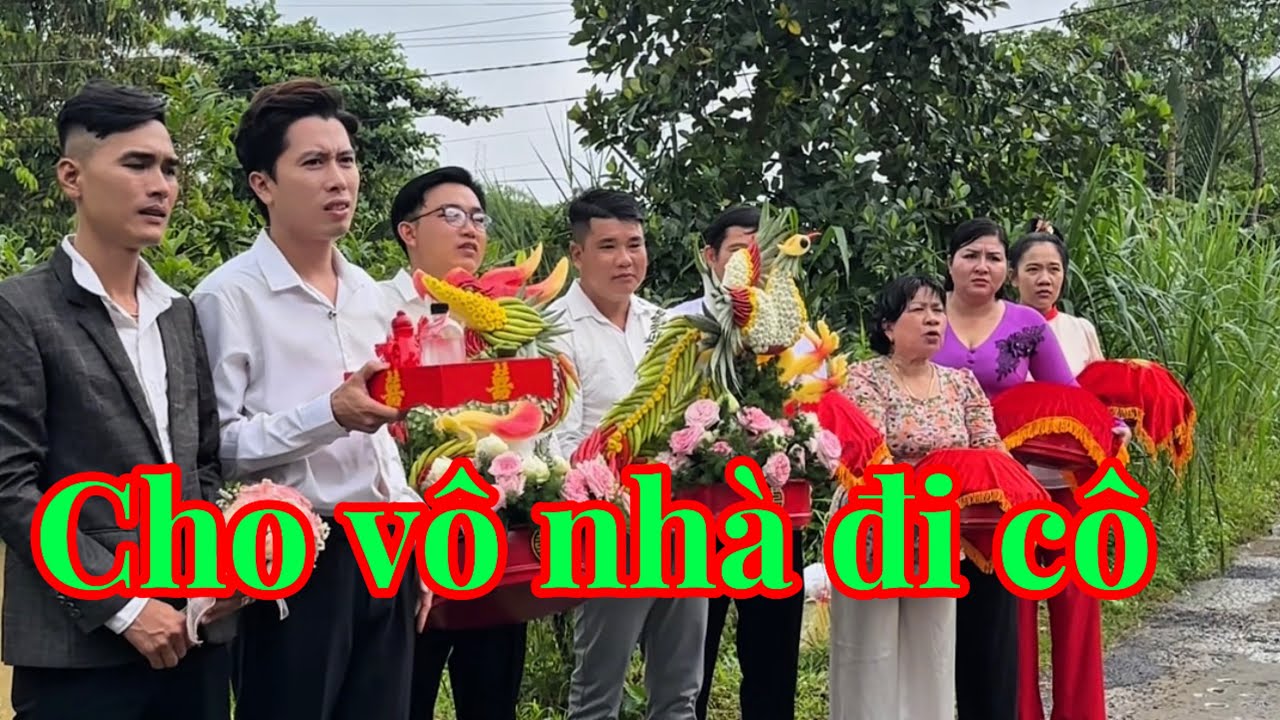 Mẹ cô dâu hất gạo muối vào sui gia và cả họ nhà trai/ Chi Tidi
