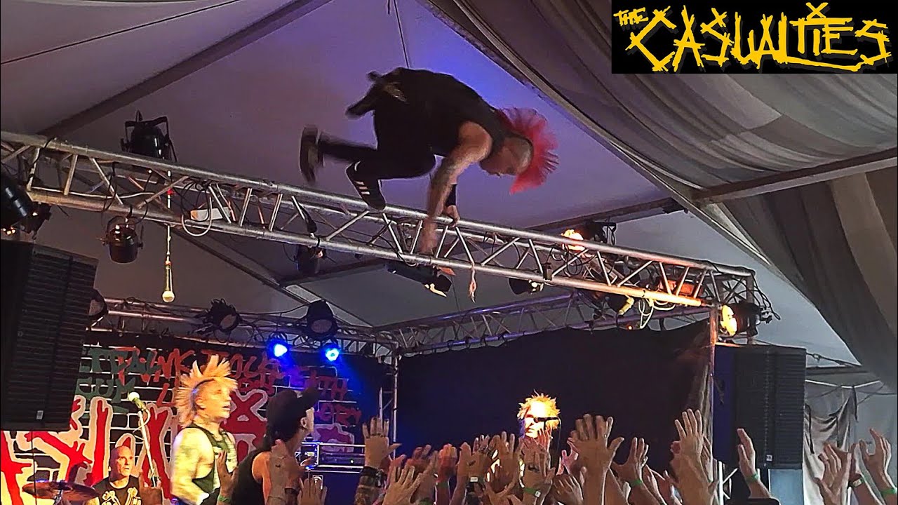 The Casualties - Running Through the Night - Live