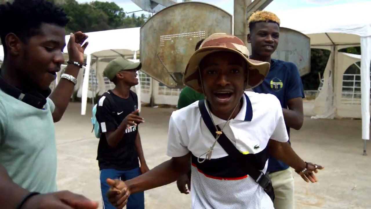 U2m Jr X @MAXWELLTV29 - Lada  Tou (Clip Officiel)