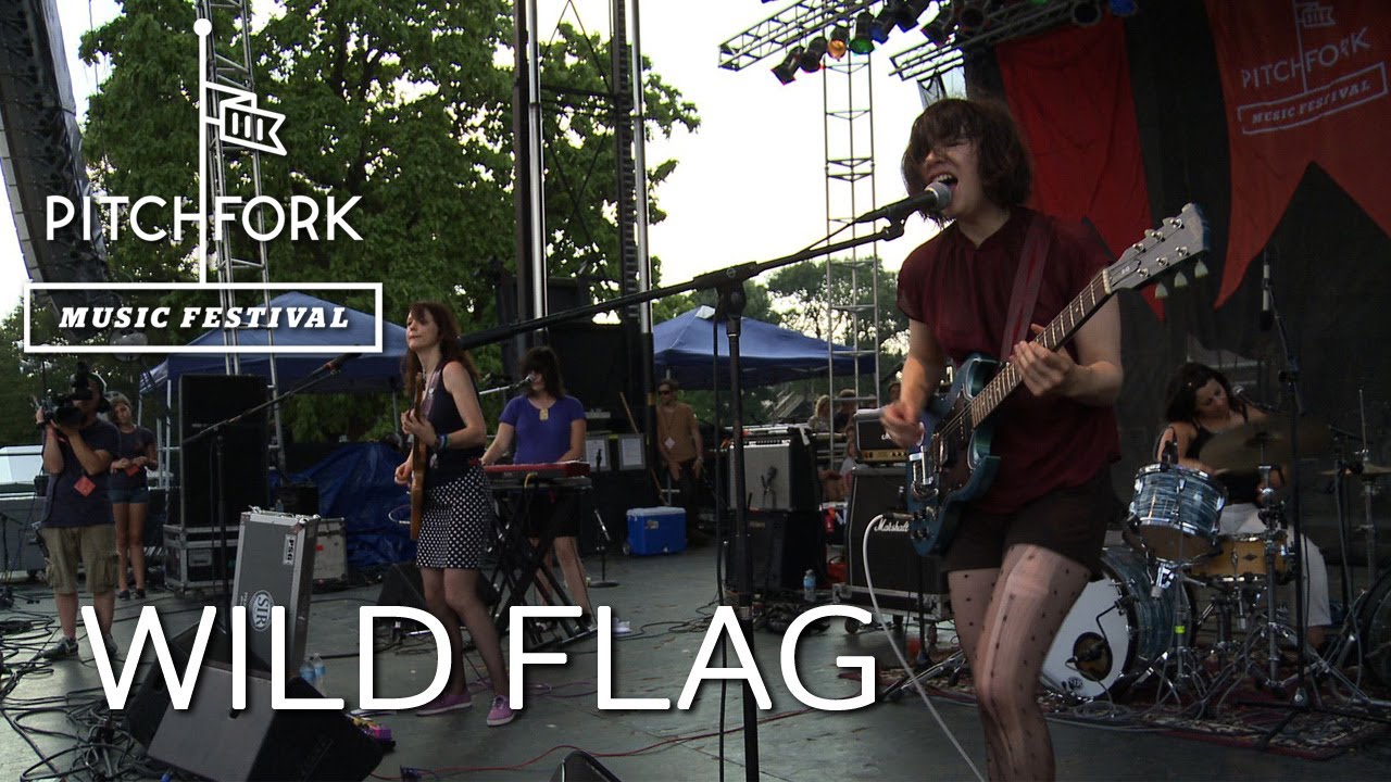 Wild Flag performs 
