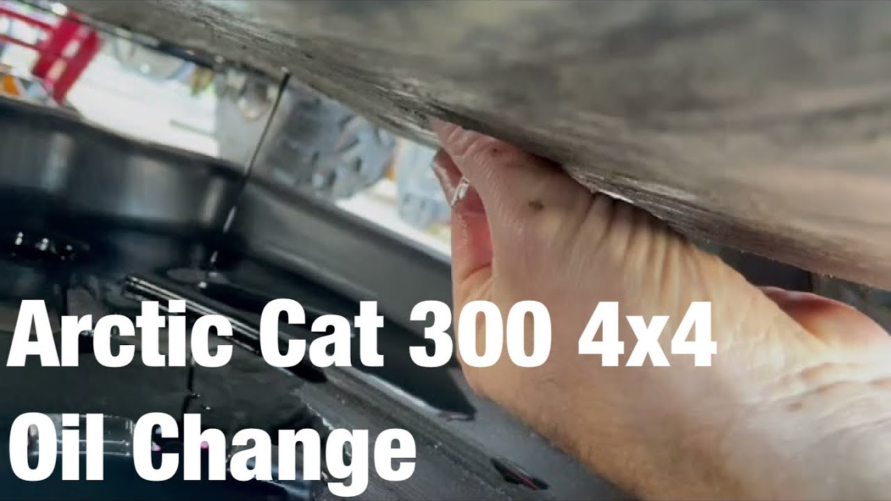 Замена масла в квадроцикле Arctic Cat 300 4x4.