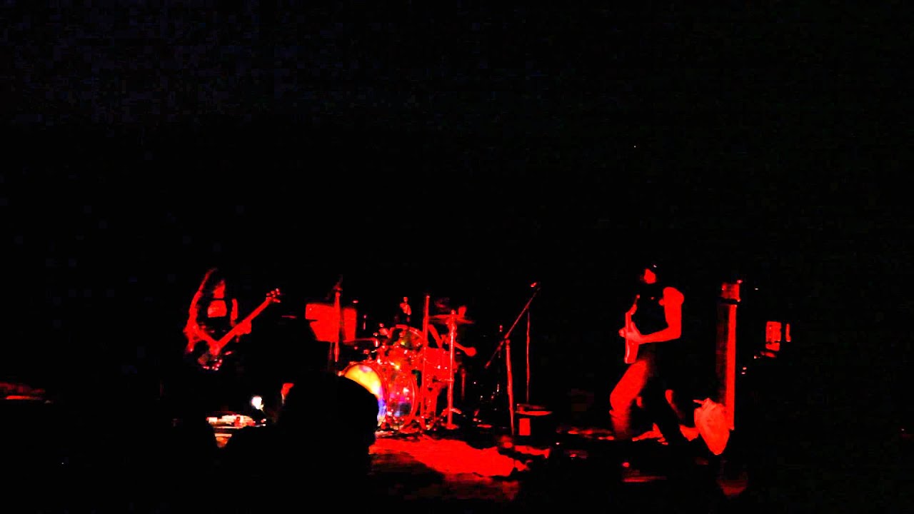 Toner Low live at Dunajam 2014