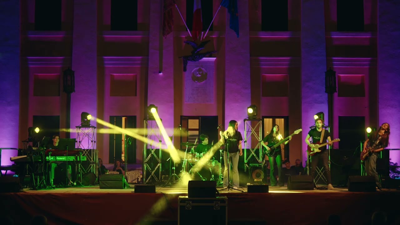 16. Sweet child o' mine - Rock Legends