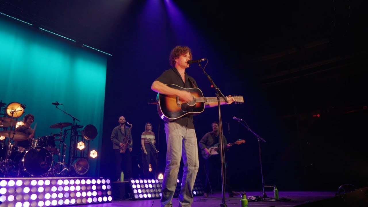 Vance Joy - Fascination in the Dark (Live)