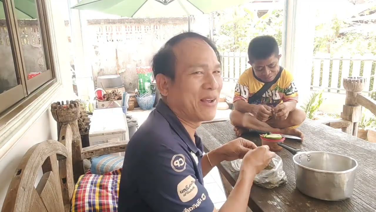 ป่นจักจั่นกินข้าวก่อนออกเดินทาง โจหลอยสูง